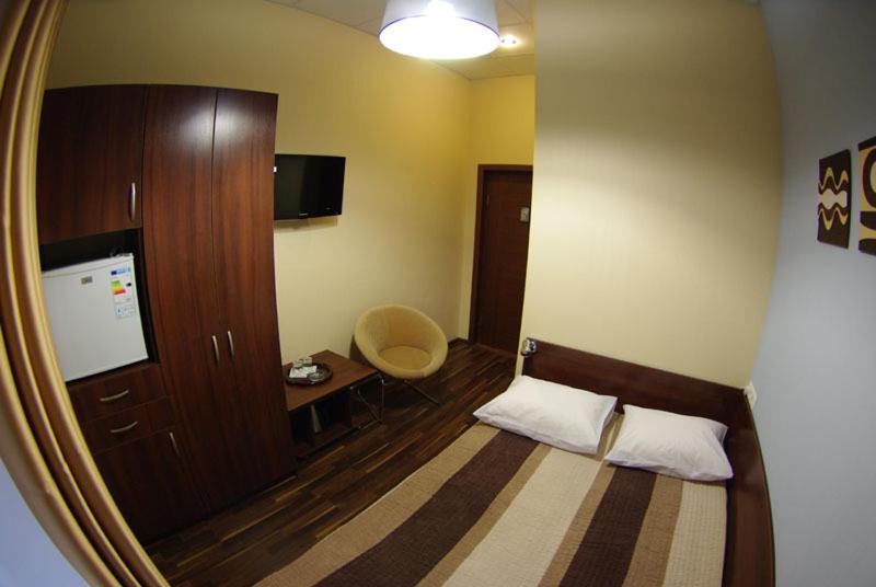 Hotel Darnitskiy Kiev Ruang foto
